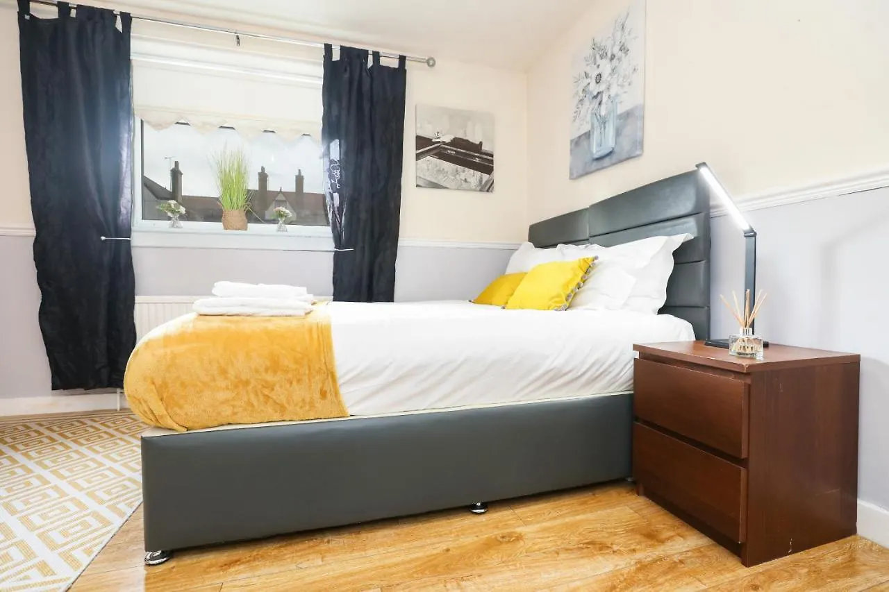 Prázdninový dům Beautiful 4 Bedroom Cottage - Free Parking Edinburgh Velká Británie