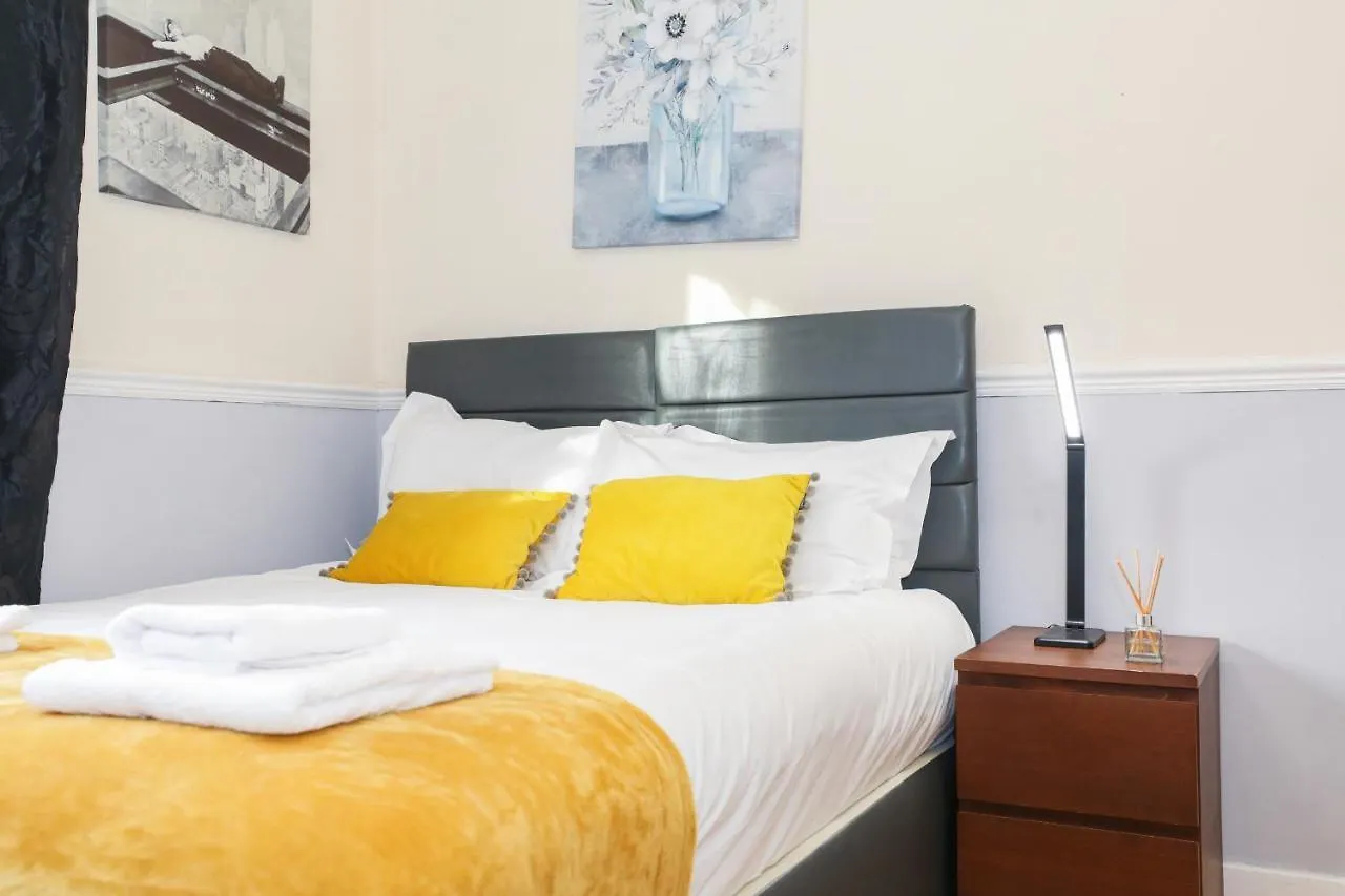 Prázdninový dům Beautiful 4 Bedroom Cottage - Free Parking Edinburgh Velká Británie