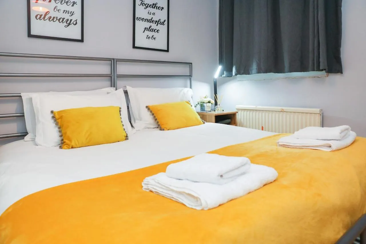 Beautiful 4 Bedroom Cottage - Free Parking 爱丁堡